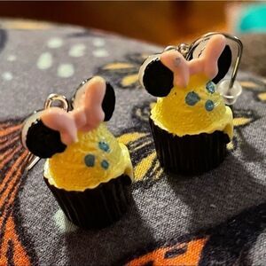 Cupcake Mickey Minnie earrings​